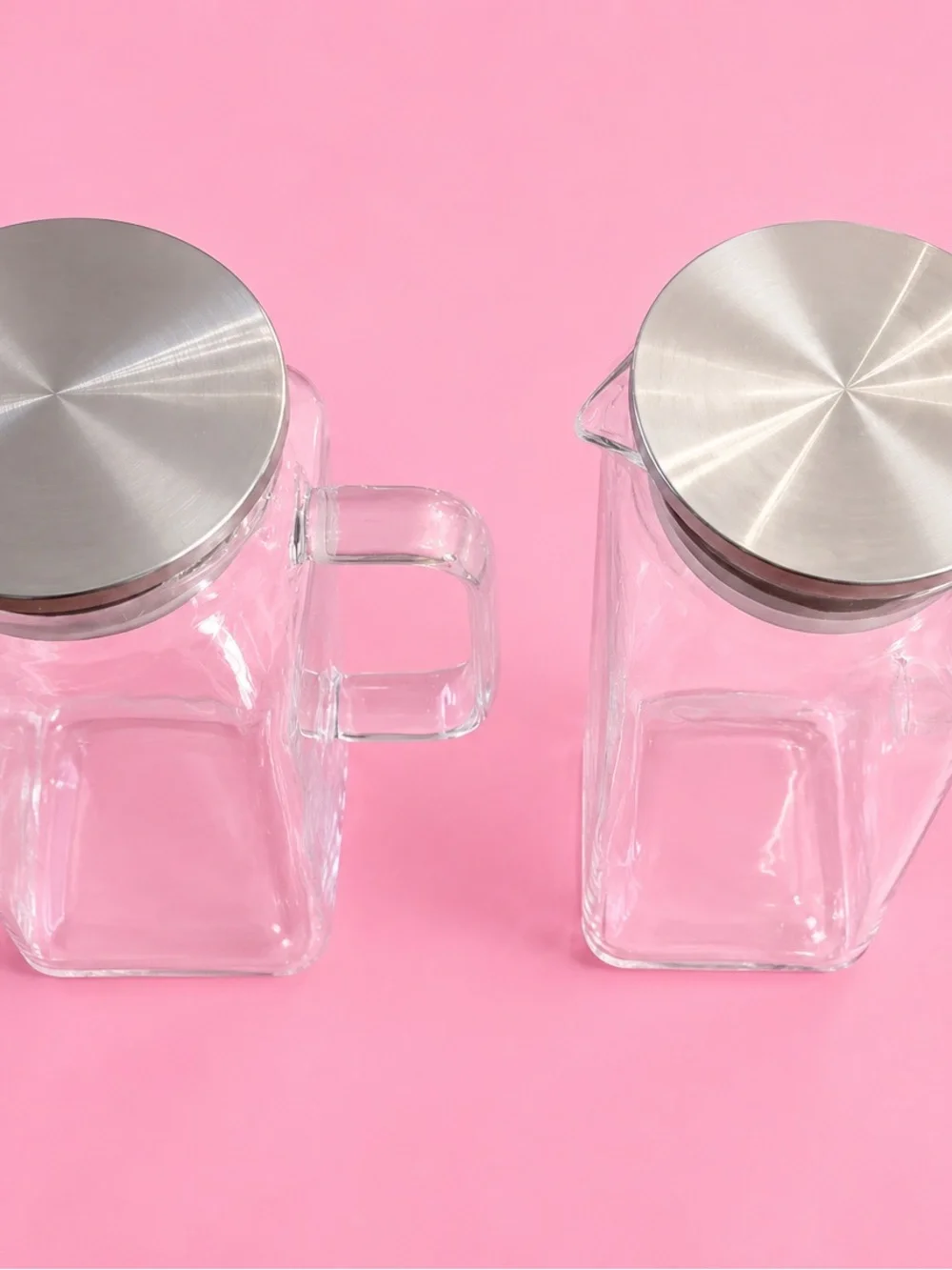 2 Clear Acrylic pitchers  with Stainless Steel Strainer Lid - White 1.5L
